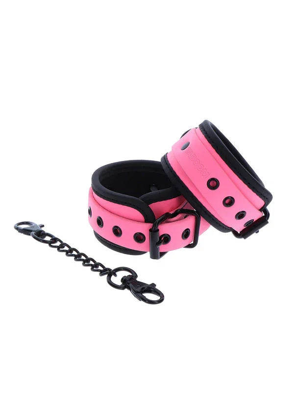Bestel: Ankle Cuffs In The Dark by Taboom - bij Happytoys.nl, happytoys.be, Happytoys.ae: erotische sex webshop | liever Happy dan Easy ⭐⭐⭐⭐⭐