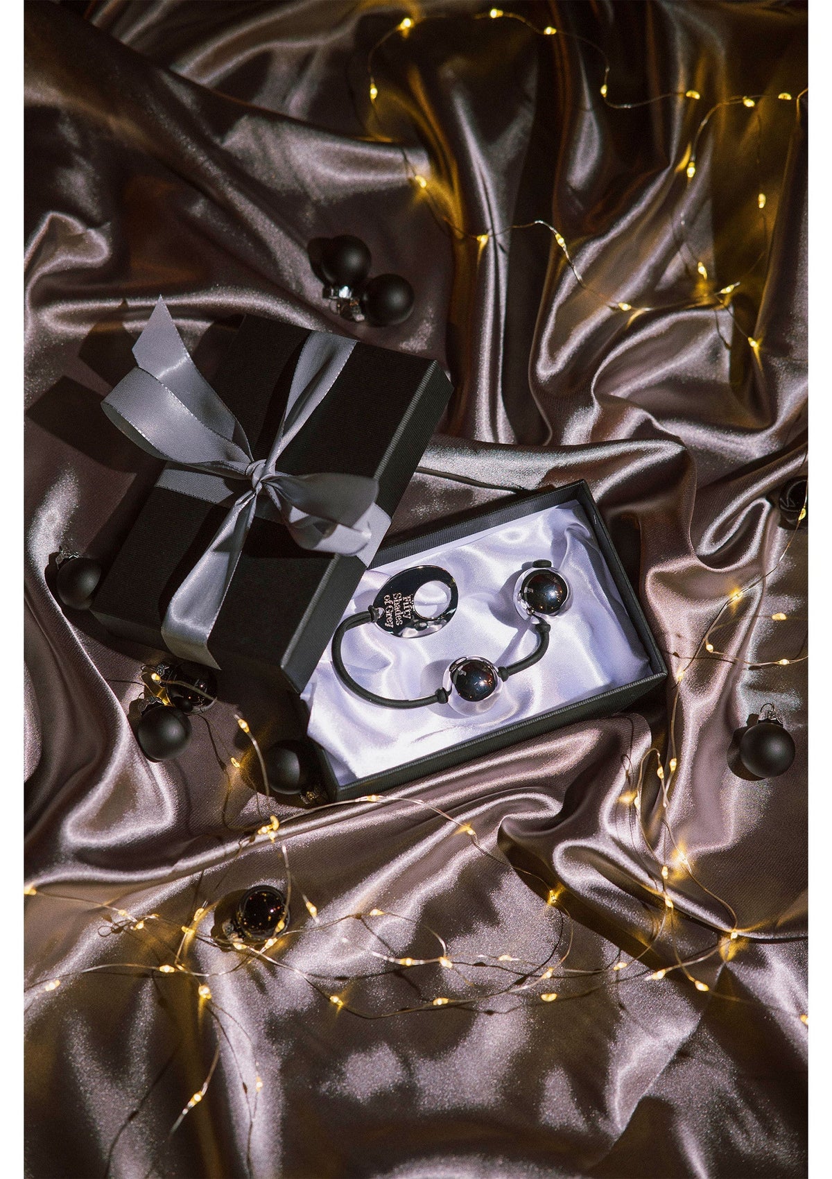 Bestel: Inner Goddess Silver Pleasure Balls 331g by Fifty Shades of Grey - bij Happytoys.nl, happytoys.be, Happytoys.ae: erotische sex webshop | liever Happy dan Easy βββββ