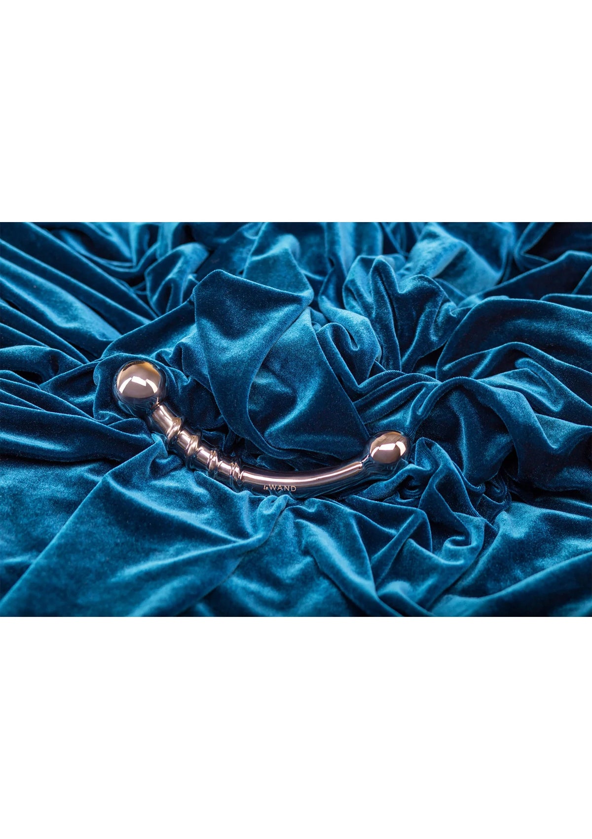 Bestel: Chrome Bow butplug by Le Wand - bij Happytoys.nl, happytoys.be, Happytoys.ae: erotische sex webshop | liever Happy dan Easy ⭐⭐⭐⭐⭐