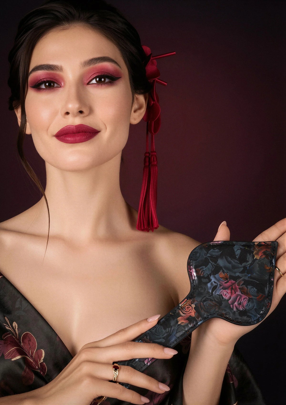 Bestel: Floral Jacquard Paddle by Geisha - bij Happytoys.nl, happytoys.be, Happytoys.ae: erotische sex webshop | liever Happy dan Easy βββββ - Default Title - 90706 - BLACK