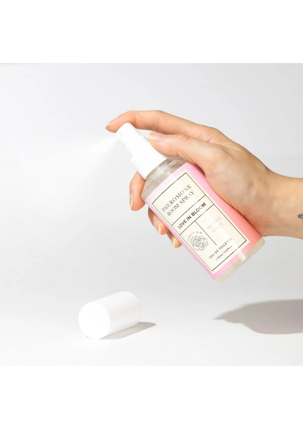 Bestel: Room Phero Attract Him 150 ml - bij Happytoys.nl, happytoys.be, Happytoys.ae: erotische sex webshop | liever Happy dan Easy ⭐⭐⭐⭐⭐