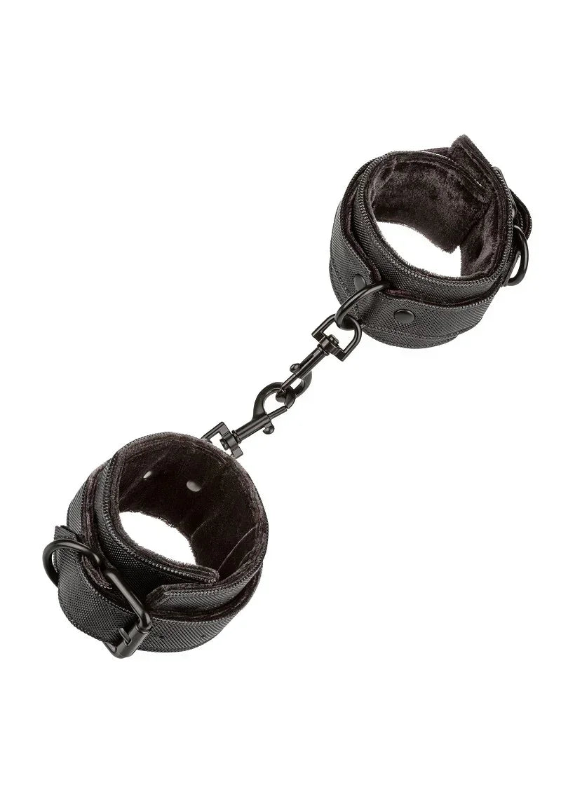 Bestel: Boundless Wrist Cuffs by CalExotics - bij Happytoys.nl, happytoys.be, Happytoys.ae: erotische sex webshop | liever Happy dan Easy ⭐⭐⭐⭐⭐