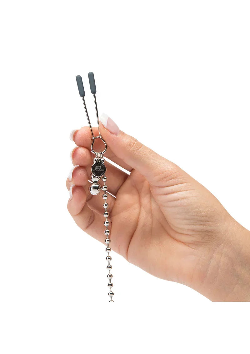 Bestel: At My Mercy Beaded Chain Nipple Clamps Fifty Shades Darker - bij Happytoys.nl, happytoys.be, Happytoys.ae: erotische sex webshop | liever Happy dan Easy βββββ