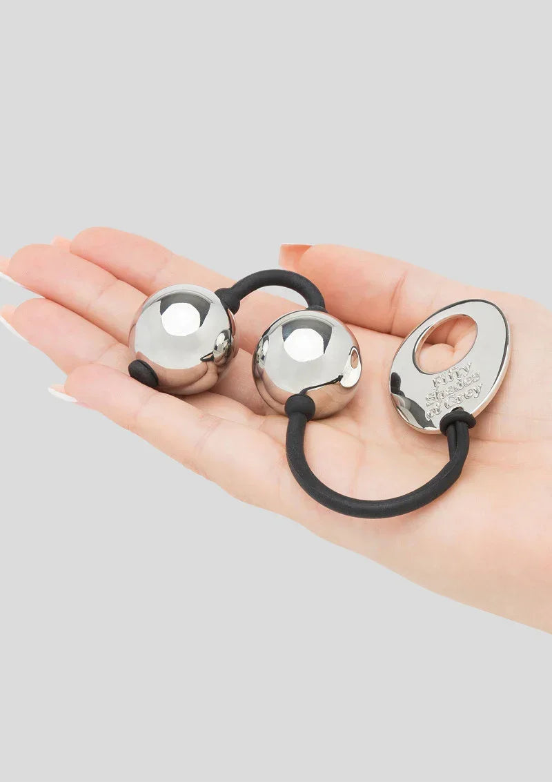 Bestel: Inner Goddess Silver Pleasure Balls 331g by Fifty Shades of Grey - bij Happytoys.nl, happytoys.be, Happytoys.ae: erotische sex webshop | liever Happy dan Easy βββββ