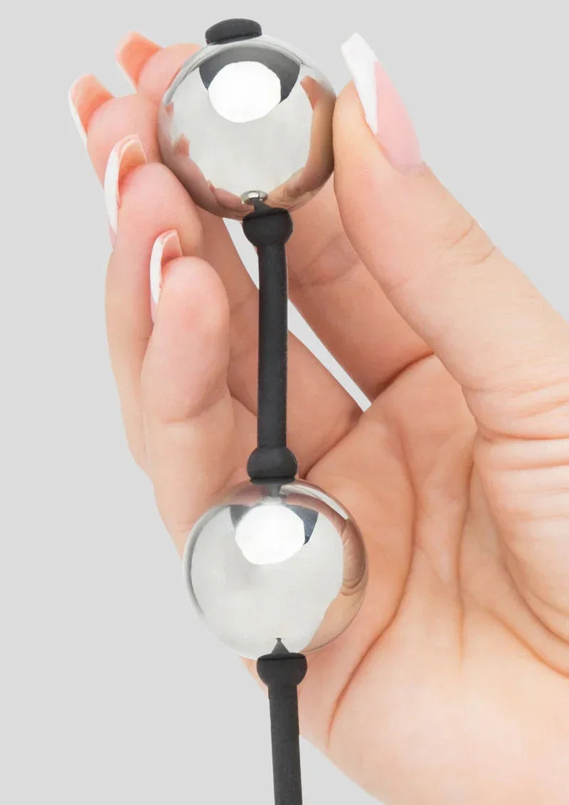 Bestel: Inner Goddess Silver Pleasure Balls 331g by Fifty Shades of Grey - bij Happytoys.nl, happytoys.be, Happytoys.ae: erotische sex webshop | liever Happy dan Easy βββββ