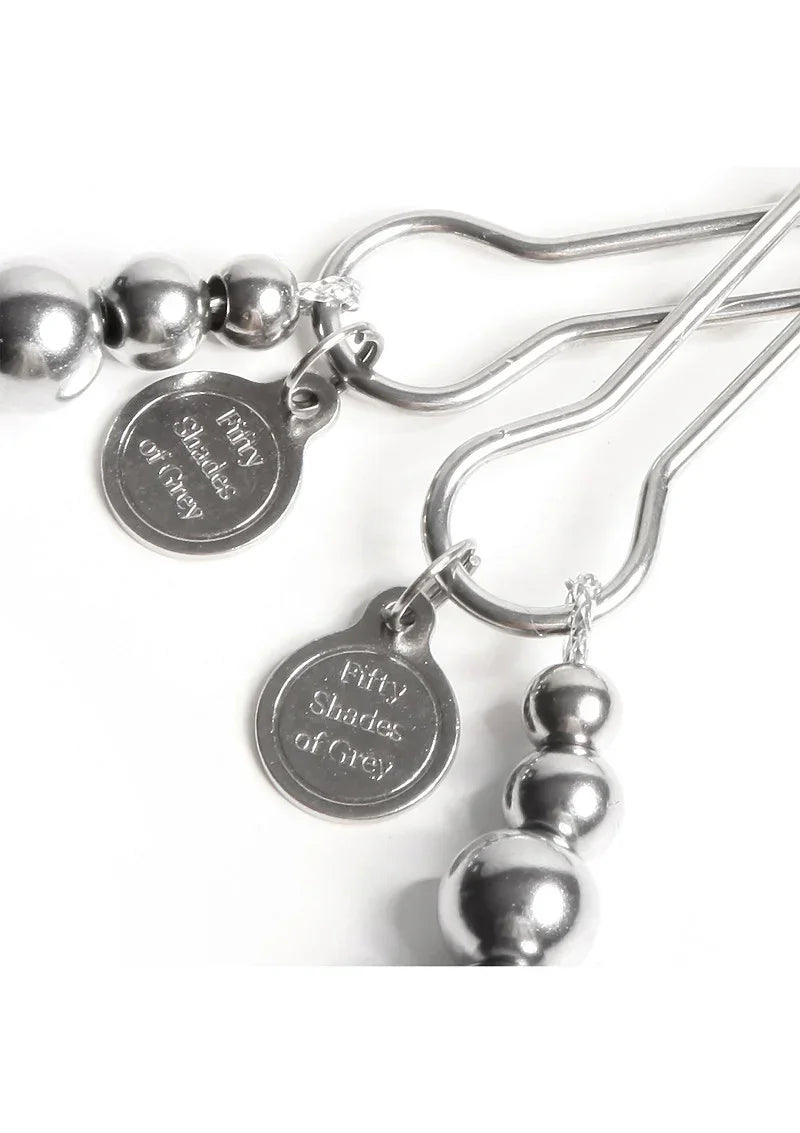 Bestel: The Pinch Adjustable Nipple Clamps by Fifty Shades of Grey - bij Happytoys.nl, happytoys.be, Happytoys.ae: erotische sex webshop | liever Happy dan Easy βββββ
