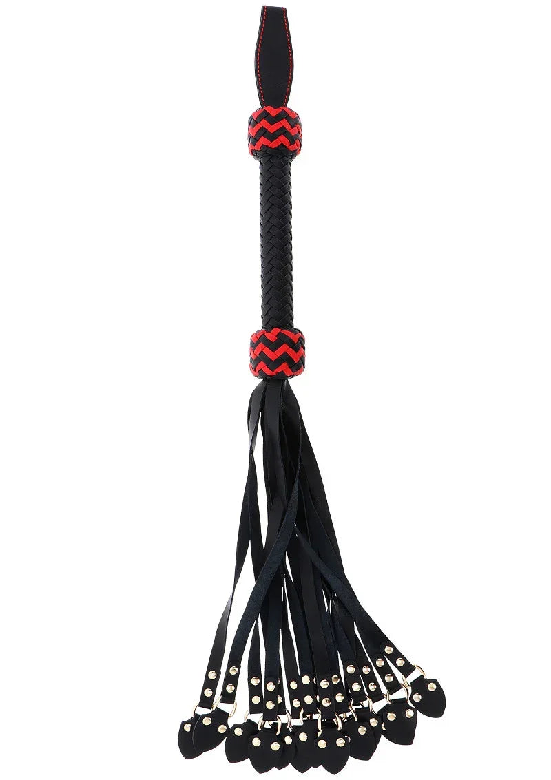 Bestel: Masters Real Leather Cat - o - Nine Whip by Hidden Desire - bij Happytoys.nl, happytoys.be, Happytoys.ae: erotische sex webshop | liever Happy dan Easy ⭐⭐⭐⭐⭐