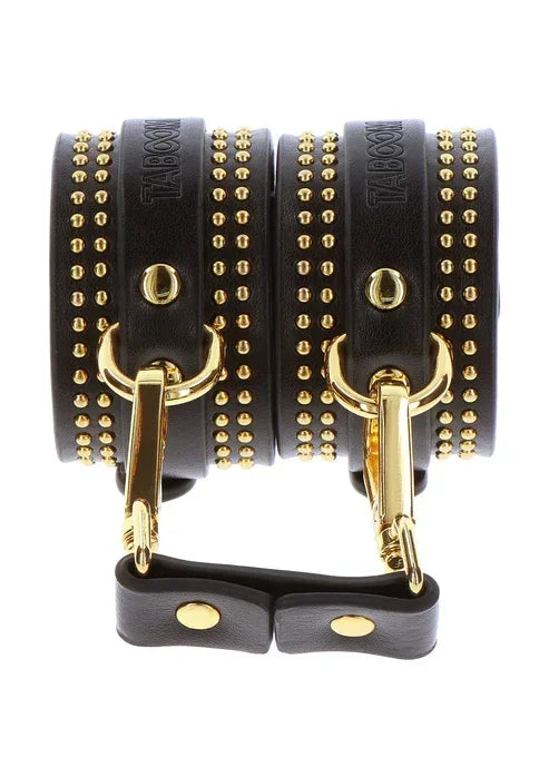 Bestel: Vogue Studded Wrist Cuffs Set by Taboom - bij Happytoys.nl, happytoys.be, Happytoys.ae: erotische sex webshop | liever Happy dan Easy βββββ