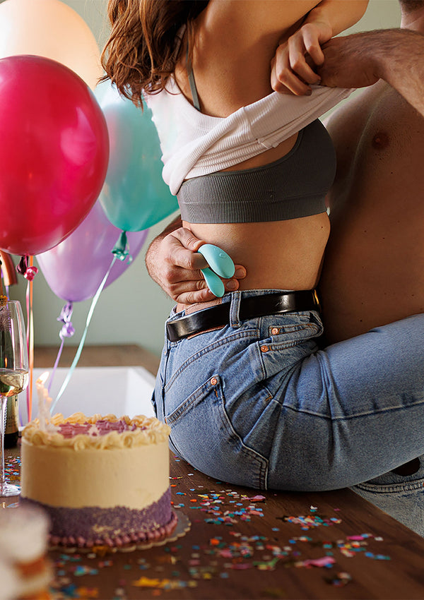 Bestel: Sync Lite App Controlled Couples Vibrator by We - Vibe - bij Happytoys: de erotische sex webshop | liever Happy dan Easy ⭐⭐⭐⭐⭐