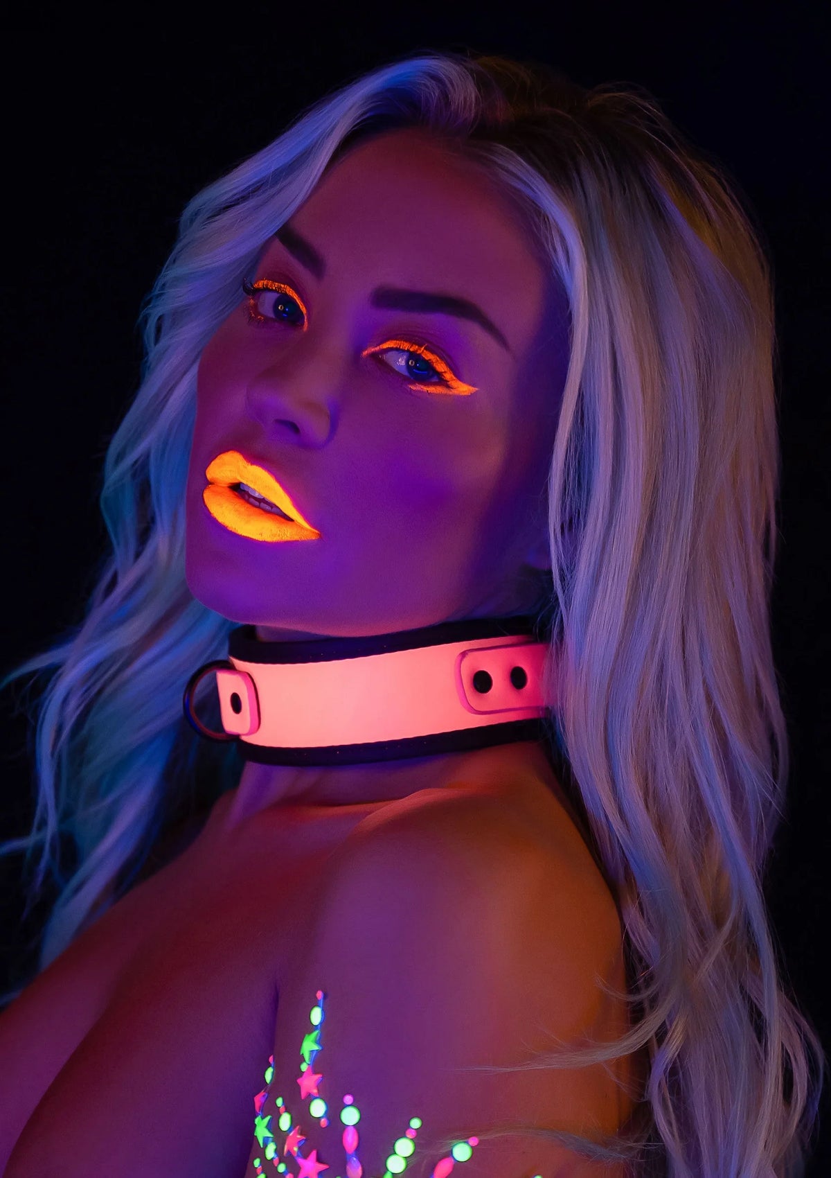 Bestel: Collar and Chain Leash - bij Happytoys.nl, happytoys.be, Happytoys.ae: erotische sex webshop | liever Happy dan Easy ⭐⭐⭐⭐⭐