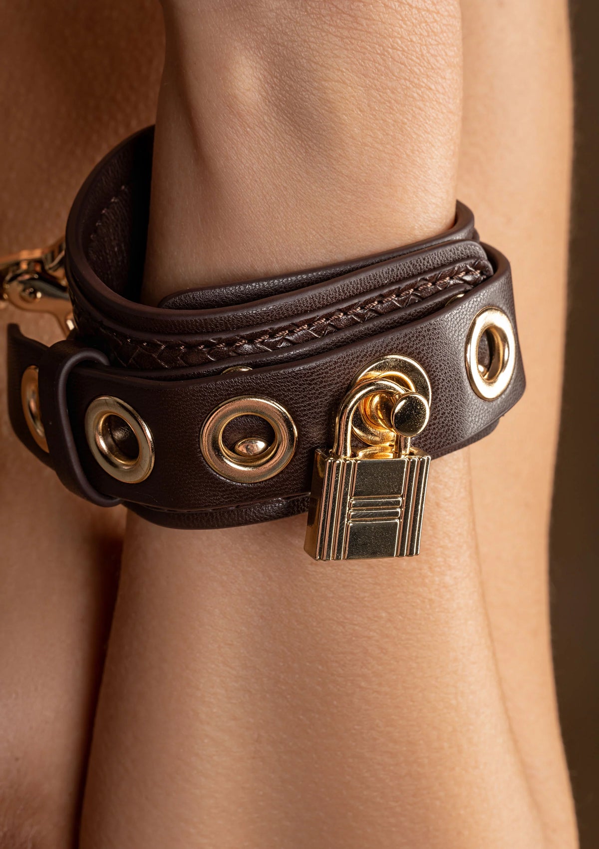 Bestel: Woven Wrist Cuffs by Taboom Cocoaelle - bij Happytoys.nl, happytoys.be, Happytoys.ae: erotische sex webshop | liever Happy dan Easy ⭐⭐⭐⭐⭐