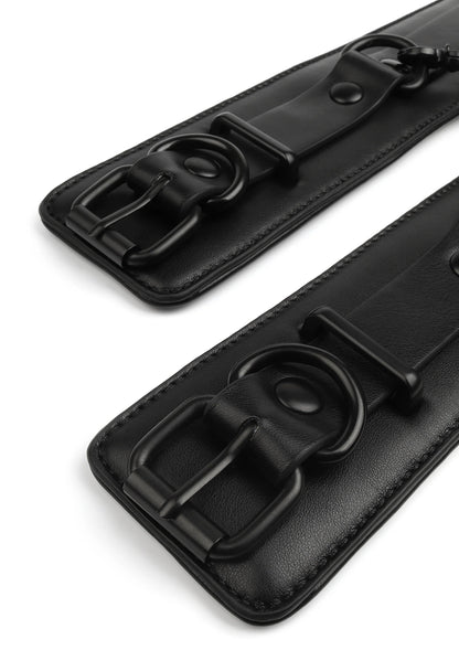 Bestel: Precision Wrist Cuffs by Vantage 8 Avanza - bij Happytoys.nl, happytoys.be, Happytoys.ae: erotische sex webshop | liever Happy dan Easy ⭐⭐⭐⭐⭐