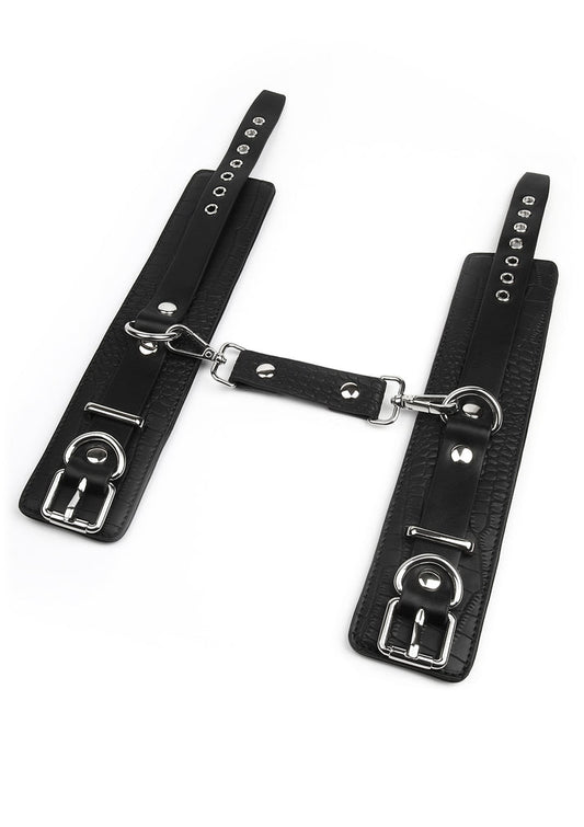 Bestel: Croc - Embossed Wrist Cuffs by Avanza Feros - bij Happytoys: de erotische sex webshop | liever Happy dan Easy ⭐⭐⭐⭐⭐