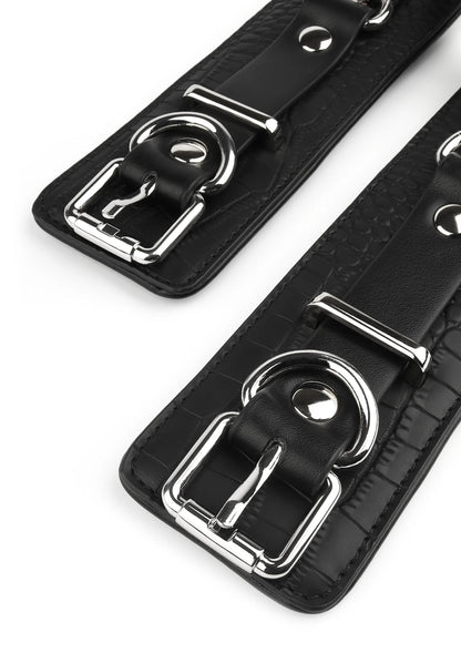 Bestel: Croc - Embossed Wrist Cuffs by Avanza Feros - bij Happytoys: de erotische sex webshop | liever Happy dan Easy ⭐⭐⭐⭐⭐