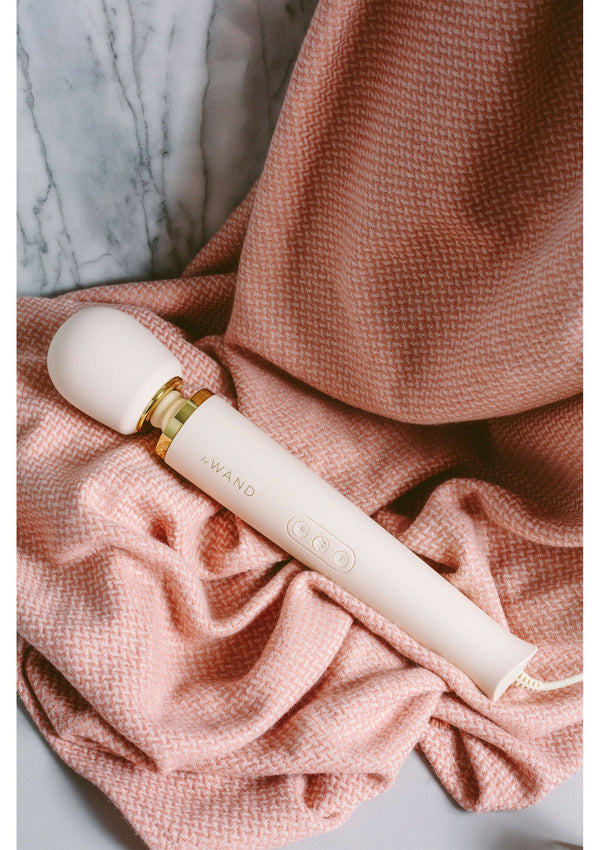 Bestel: Le Wand Plugin Massager by LeWand - bij Happytoys: de erotische sex webshop | liever Happy dan Easy ⭐⭐⭐⭐⭐