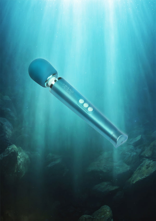 Bestel: Le Wand Dive Submersible Wand by LeWand - bij Happytoys: de erotische sex webshop | liever Happy dan Easy ⭐⭐⭐⭐⭐