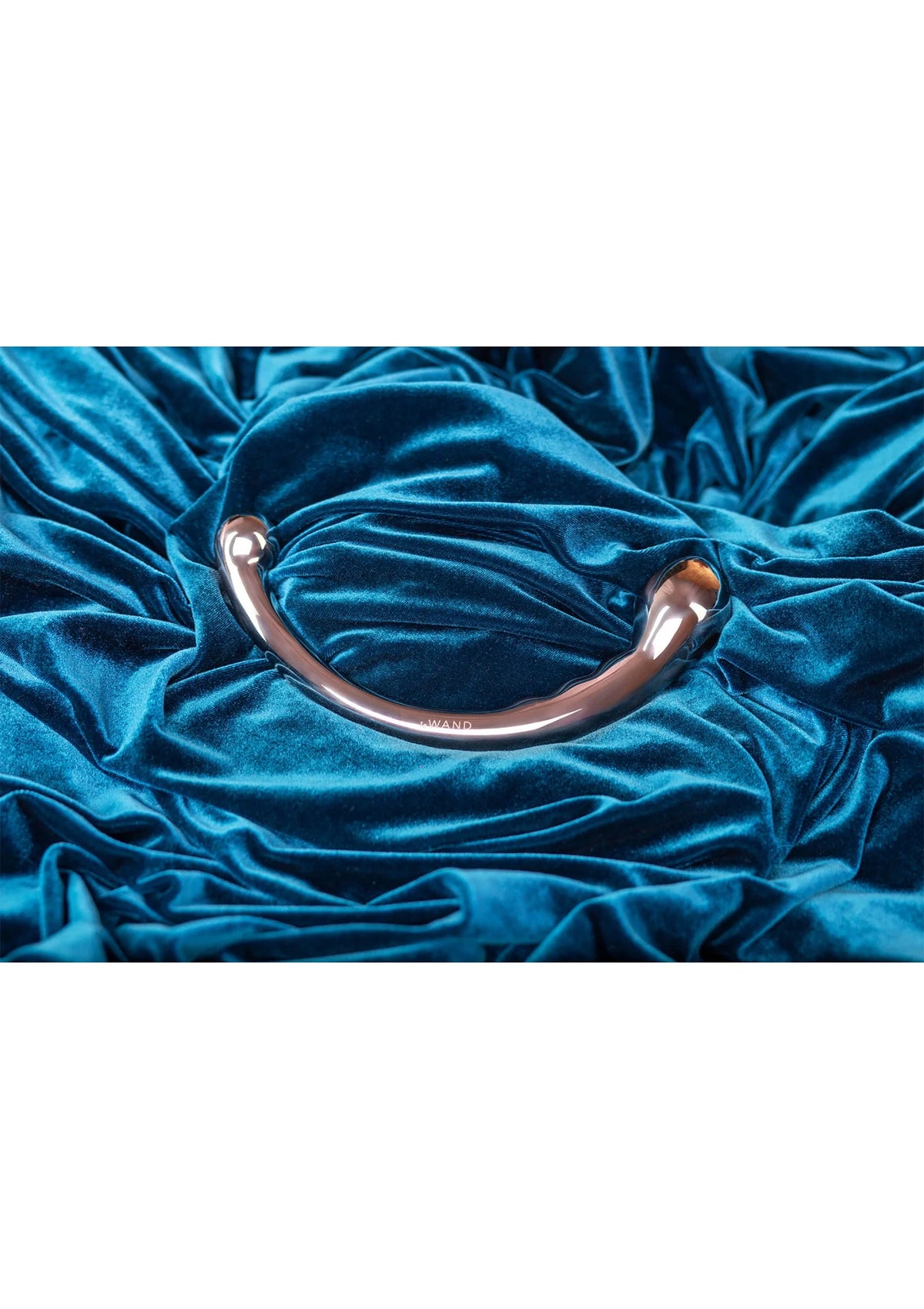 Bestel: Chrome Hoop butplug by Le Wand - bij Happytoys.nl, happytoys.be, Happytoys.ae: erotische sex webshop | liever Happy dan Easy ⭐⭐⭐⭐⭐
