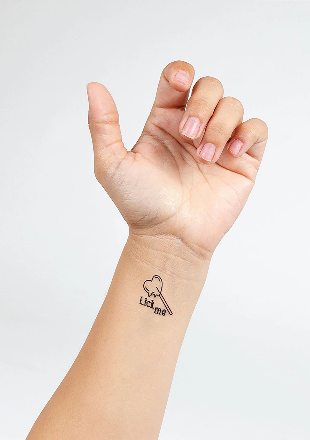 Bestel: Candy Chic Temporary Tattoo - bij Happytoys.nl, happytoys.be, Happytoys.ae: erotische sex webshop | liever Happy dan Easy ⭐⭐⭐⭐⭐