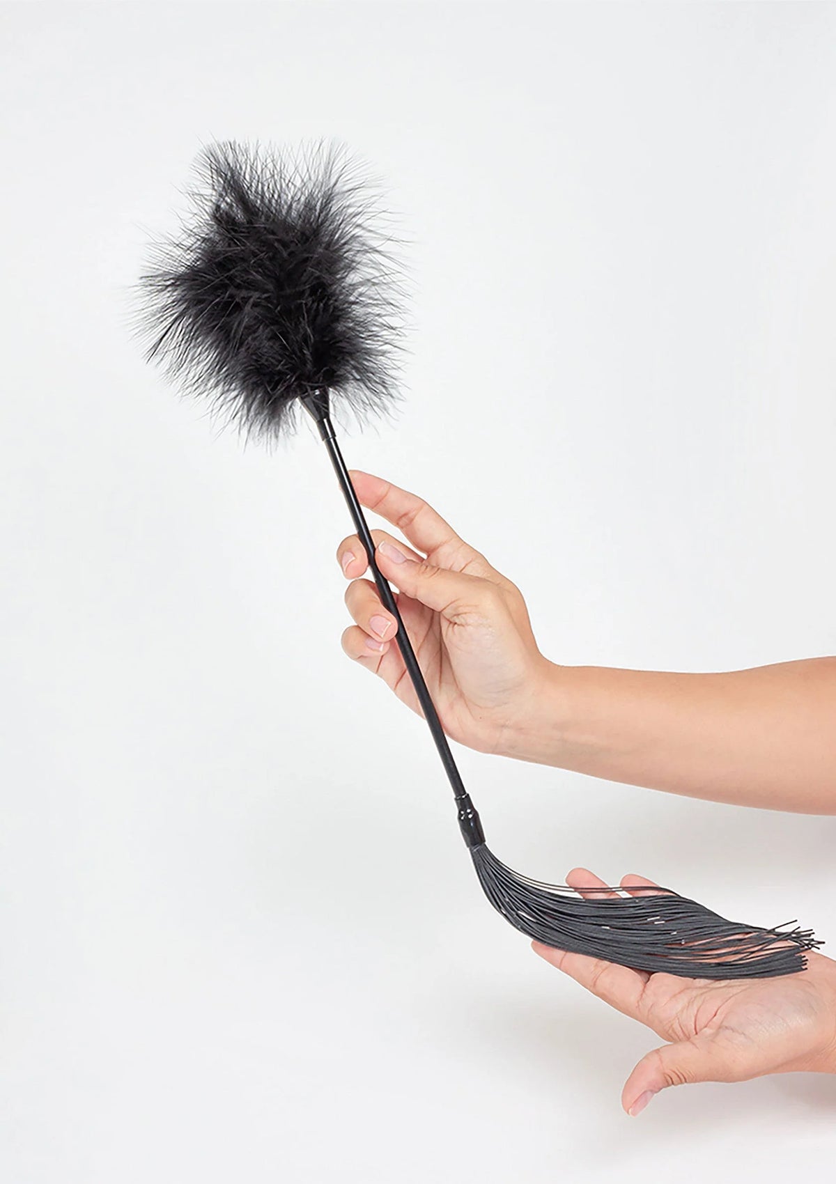 Bestel: Feather Tickler & Whip - bij Happytoys.nl, happytoys.be, Happytoys.ae: erotische sex webshop | liever Happy dan Easy ⭐⭐⭐⭐⭐ - Default Title - 44329 - BLACK