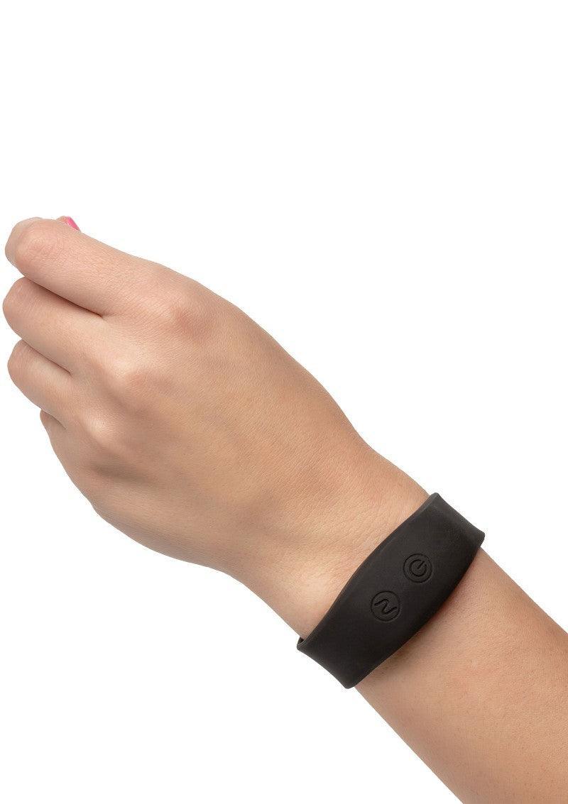 ♂ ♀ CalExotics Wristband Remote Accessory - Happytoys Sexshop: Toys for Feeling Happy & Easy 😊 - Discreet geleverd
