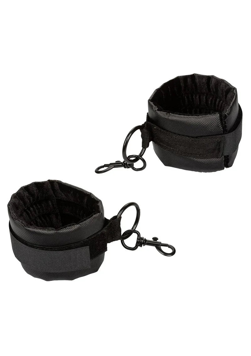 ♂ ♀ CalExotics Boundless Collar Body Restraint - Happytoys Sexshop: Toys for Feeling Happy & Easy 😊 - Discreet geleverd