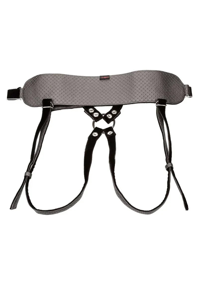 Her Royal Harness The Royal Vibrating Pegging Strap On set by CalExotics - Happytoys Sexshop: online sex shop for Feeling Happy & Easy 😊 - Discreet geleverd