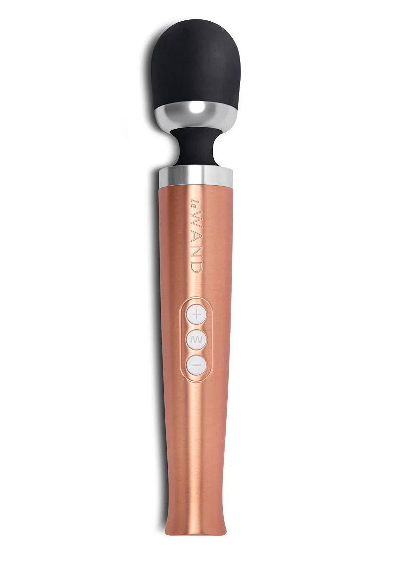 Die Cast Rechargeable Vibrating Massager (rose gold) by Le Wand - Happytoys Sexshop: Toys for Feeling Happy & Easy 😊 - Discreet geleverd