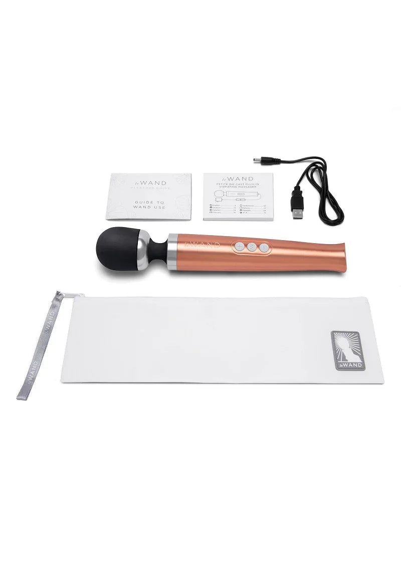 Die Cast Rechargeable Vibrating Massager (rose gold) by Le Wand - Happytoys Sexshop: Toys for Feeling Happy & Easy 😊 - Discreet geleverd