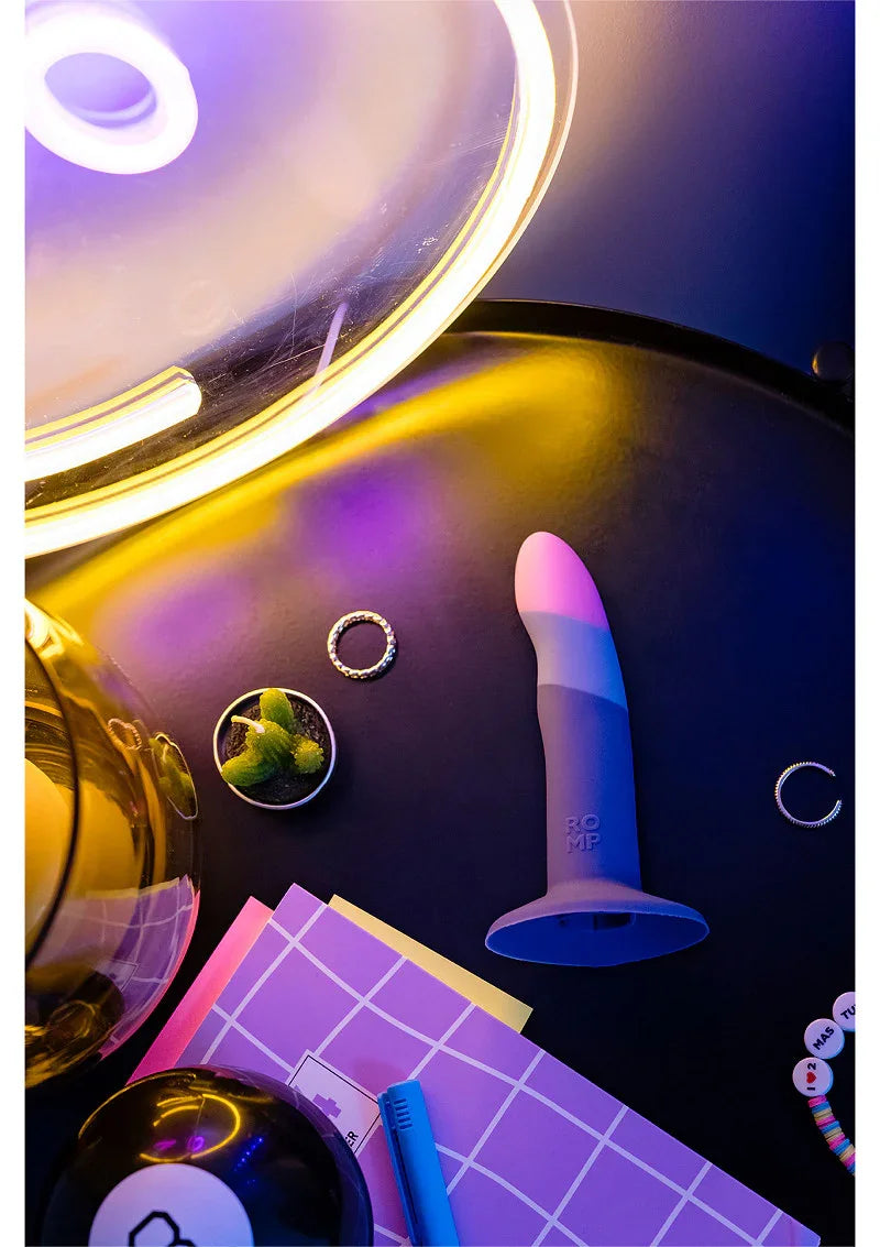 Piccolo Dildo by Romp - Happytoys Sexshop: Toys for Feeling Happy & Easy 😊 - Discreet geleverd