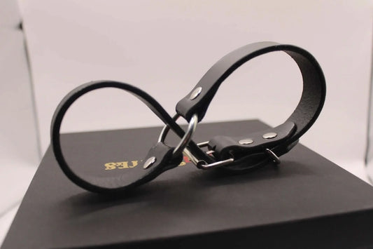 Leather Handcuffs for BDSM Play Kinky Restraints Fetish Gear - Happytoys Sexshop: online sex shop for Feeling Happy & Easy 😊 - Discreet geleverd